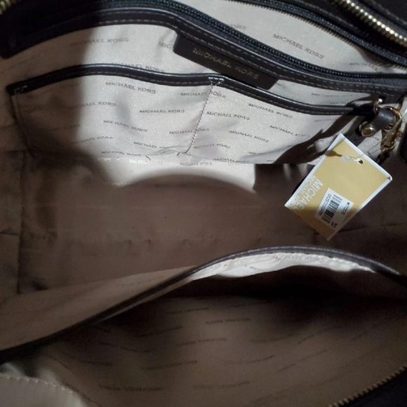 MK tote and wristlet set REDUCED - Picture 8 of 12